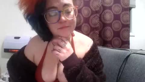 valarieak online show from November 3, 5:55 am