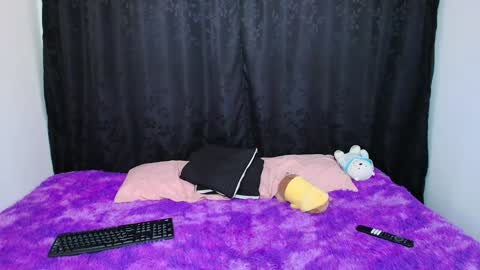 Snapshot of valeentiinaa_ chatting on January 24, 11:04 am VALENTINA online show from January 24, 11:04 am