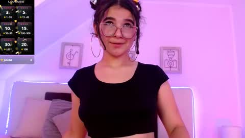 Snapshot of valeery_gomez chatting on February 13, 10:00 pm Tifanny online show from February 13, 10:00 pm