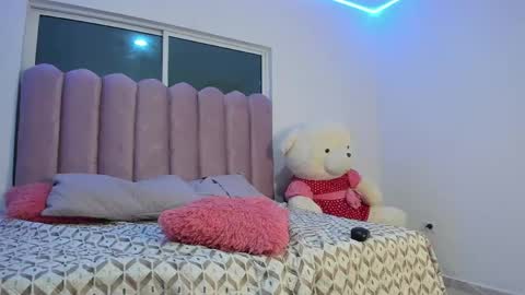 valen_202 online show from May 28, 7:01 pm