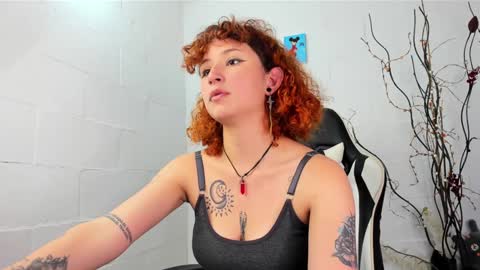 Snapshot of valent_27 chatting on January 9, 1:50 am Valentina online show from January 9, 1:50 am