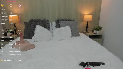 Snapshot of valentina_robertson chatting on January 24, 7:28 pm online show from January 24, 7:28 pm