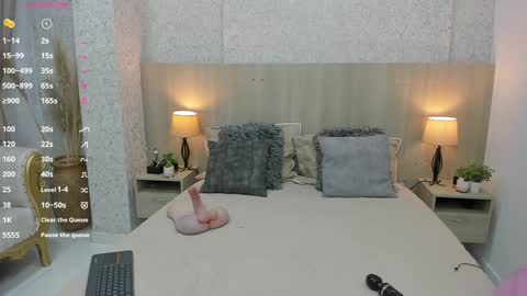Snapshot of valentina_robertson chatting on January 31, 6:47 pm online show from January 31, 6:47 pm