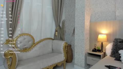 Snapshot of valentina_robertson chatting on September 29, 8:03 pm online show from September 29, 8:03 pm