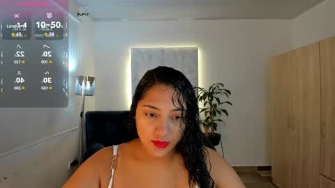 Snapshot of valentina_xx69 chatting on October 4, 12:00 pm Valentina online show from October 4, 12:00 pm