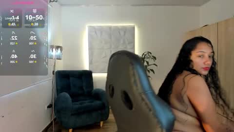 Snapshot of valentina_xx69 chatting on October 20, 2:09 pm Valentina online show from October 20, 2:09 pm