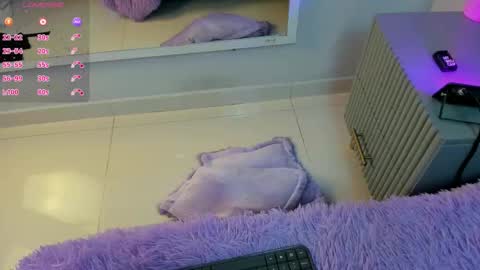 Mia  online show from February 9, 8:33 pm