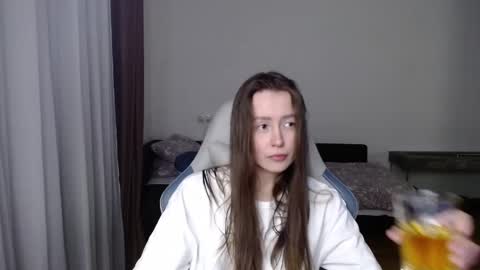 Snapshot of valents_cherry chatting on February 23, 5:01 pm Valentina online show from February 23, 5:01 pm