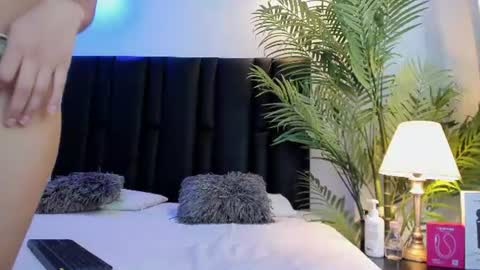 valeri_tafur online show from August 7, 11:17 am