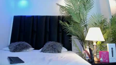 valeri_tafur online show from July 11, 11:21 am