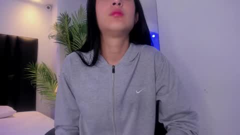 valeri_tafur online show from November 1, 11:25 am