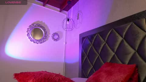 valeria online show from April 7, 1:35 pm