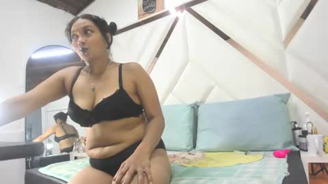 valeria_gil_ online show from April 2, 3:37 am