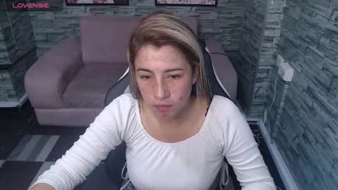 Snapshot of valerie_b chatting on December 21, 12:59 pm valerie_b online show from December 21, 12:59 pm