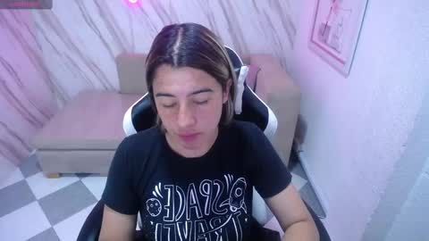 Snapshot of valerie_b chatting on February 12, 3:07 am valerie_b online show from February 12, 3:07 am