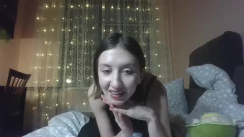 Snapshot of valerie_mooon chatting on February 3, 7:31 pm Kristi moony online show from February 3, 7:31 pm