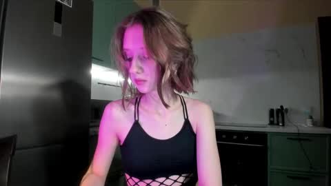 Snapshot of valerie_mooon chatting on February 18, 10:58 pm Kristi moony online show from February 18, 10:58 pm