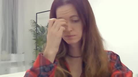 valerie_rose777 online show from January 11, 7:30 pm