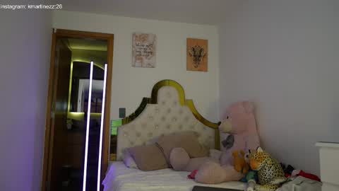 valeriecollinss_ online show from March 7, 6:09 am