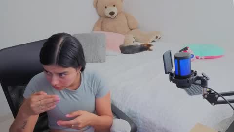 Juli C online show from April 28, 1:58 am