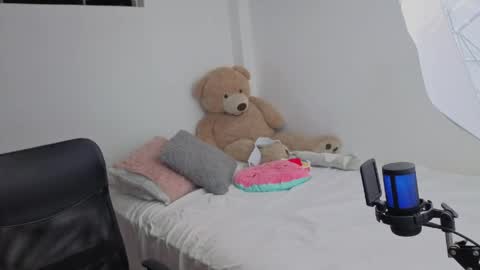 Juli C online show from April 16, 1:39 am