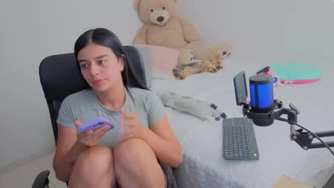 Juli C online show from April 28, 2:27 am