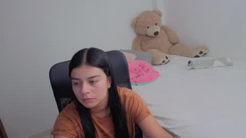 Juli C online show from April 8, 1:30 am