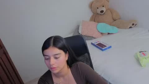 valerihouse_ online show from May 16, 11:48 pm