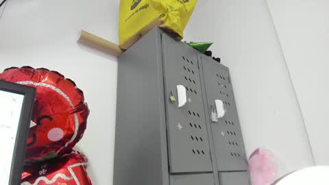 Snapshot of valerith_vega chatting on January 3, 11:35 am online show from January 3, 11:35 am