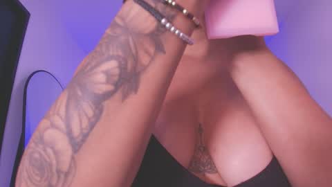 Valeryn online show from April 18, 3:09 am