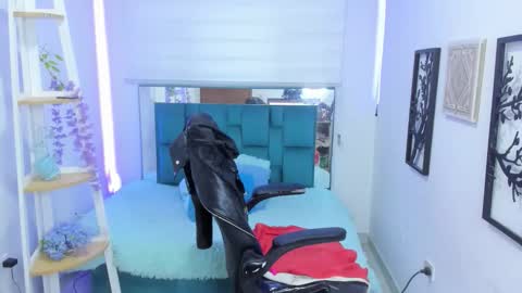 valery_bonneth online show from March 10, 12:31 pm