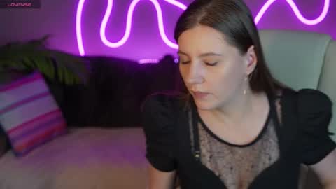 Snapshot of valerymurr chatting on October 9, 7:18 pm V A L E R Y M U R online show from October 9, 7:18 pm