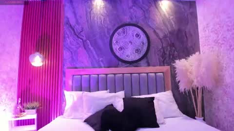 Valerie Shadey  online show from January 8, 8:24 pm