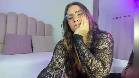 valey_x online show from June 21, 3:43 am
