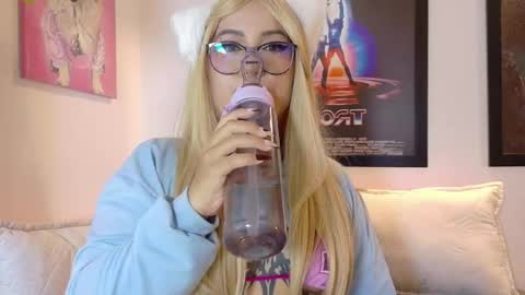 Valkiria moore  online show from April 25, 10:29 pm