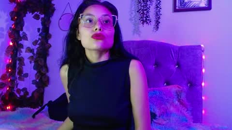 valkiry_ online show from April 27, 8:50 pm