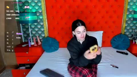 Valerie Val V online show from April 19, 8:00 pm