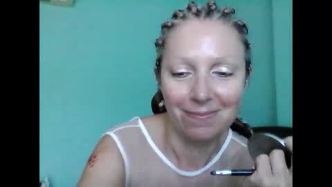 Snapshot of valleriwind chatting on February 16, 2:11 am ValleriWind online show from February 16, 2:11 am
