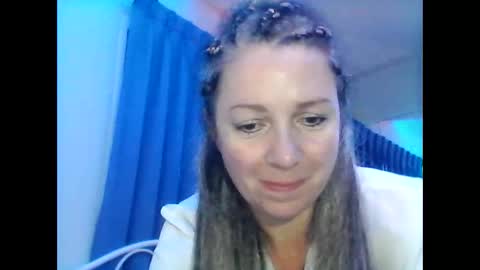 Snapshot of valleriwind chatting on January 25, 12:27 am ValleriWind online show from January 25, 12:27 am