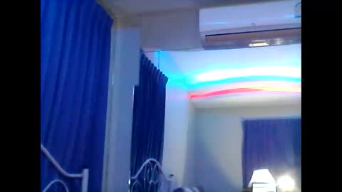 Snapshot of valleriwind chatting on January 25, 9:35 pm ValleriWind online show from January 25, 9:35 pm