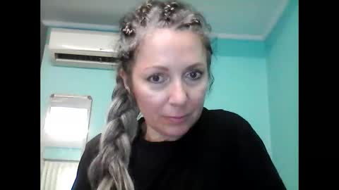 Snapshot of valleriwind chatting on February 3, 10:25 am ValleriWind online show from February 3, 10:25 am