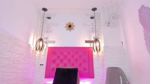 Vallolet Peach  online show from January 24, 11:37 am