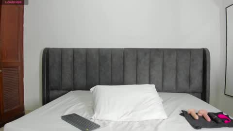 Snapshot of valtira_nova chatting on February 9, 3:43 am valtira nova online show from February 9, 3:43 am