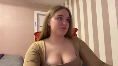 Lily online show from June 17, 11:17 pm