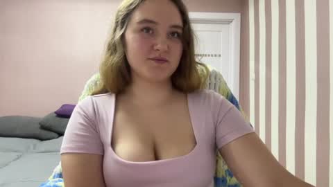 Lily online show from July 8, 9:39 pm