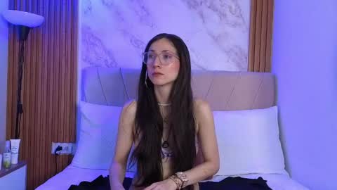 vane_coral online show from April 22, 1:52 pm