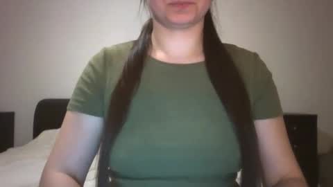 Snapshot of vanesajewel chatting on February 23, 5:45 pm VanesaJewel online show from February 23, 5:45 pm