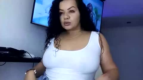 vanessa and samantha online show from April 22, 9:39 am