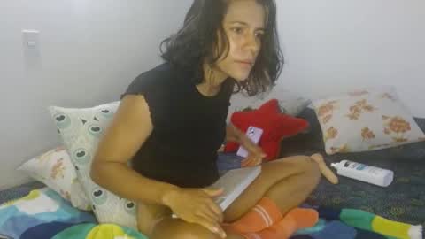 Snapshot of vanessa_aniston83 chatting on December 12, 1:49 pm vanessa online show from December 12, 1:49 pm