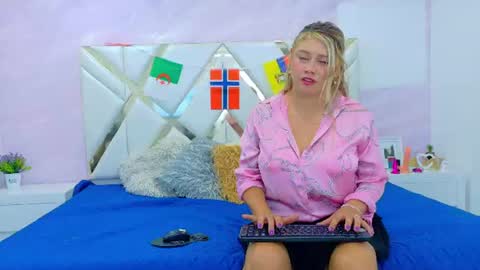 Vanessa  online show from June 23, 7:12 pm